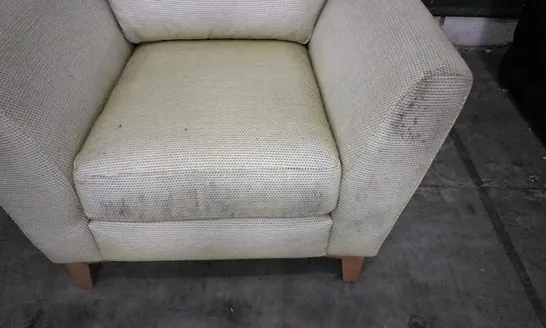 QUALITY CREAM/GREEN ARMCHAIR WITH WOODEN LEGS