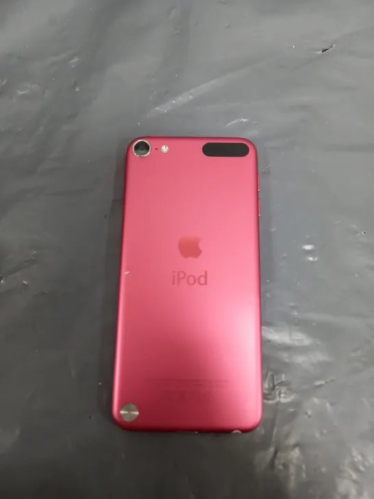 APPLE IPOD IN PINK MODLE A1421