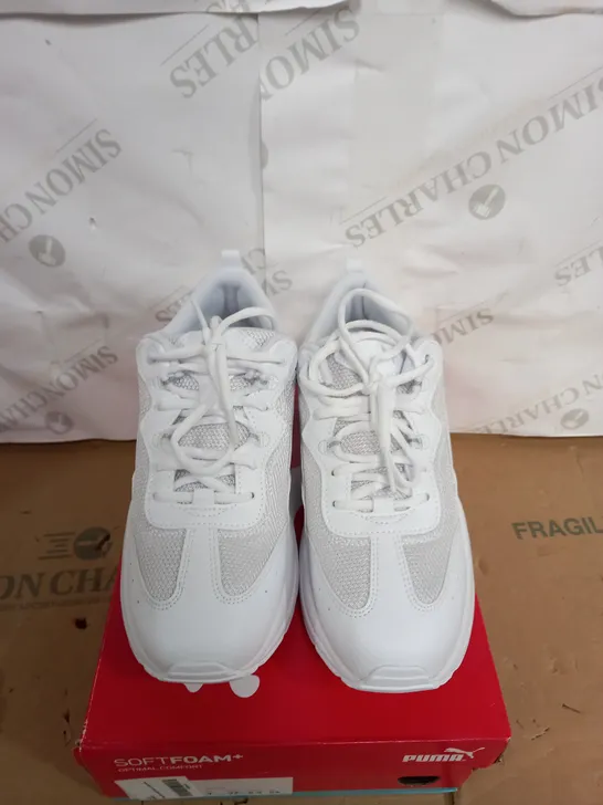 BOXED PAIR OF PUMA CILIA CHUNKY TRAINERS IN TRIPLE WHITE SIZE 4 