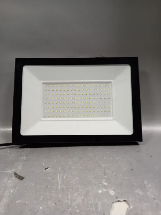 BOXED LED FLOODLIGHT 