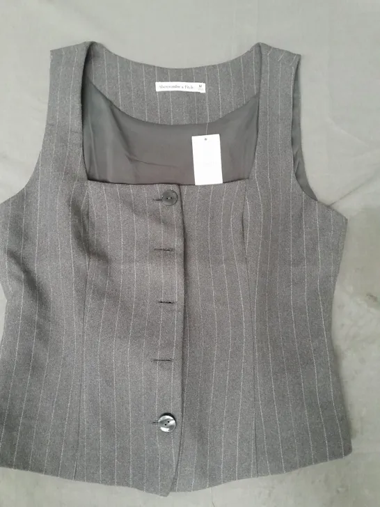 ABERCROMBIE & FITCH STRIPED WAISTCOAT IN GREY SIZE MEDIUM