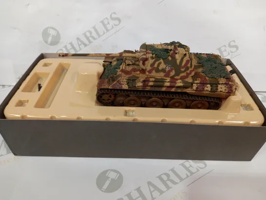 CORGI BATTLE OF THE BULGE CC60208 1:50 SCALE PANTHER AUSF. G-KAMPFGRUPPE PIEPER, 1ST SS-PANZER DIVISION MODEL