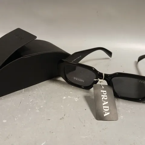 PRADA BLACK ROUND FRAMED SUNGLASSES 