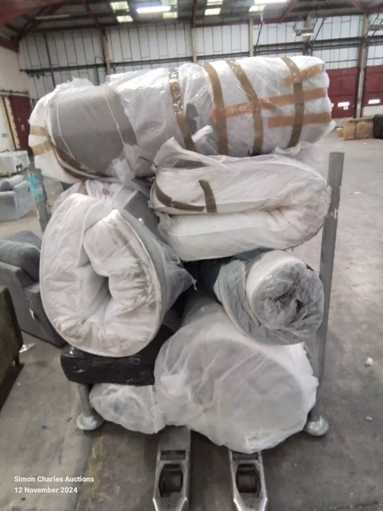 PALLET CONTAINING VARIOUS MATTRESSES IN DIFFERENT SIZES AND QUALITY