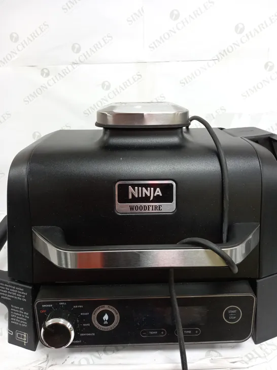 BOXED NINJA WOODFIRE ELECTRIC BBQ GRILL & SMOKER OG701UKQ