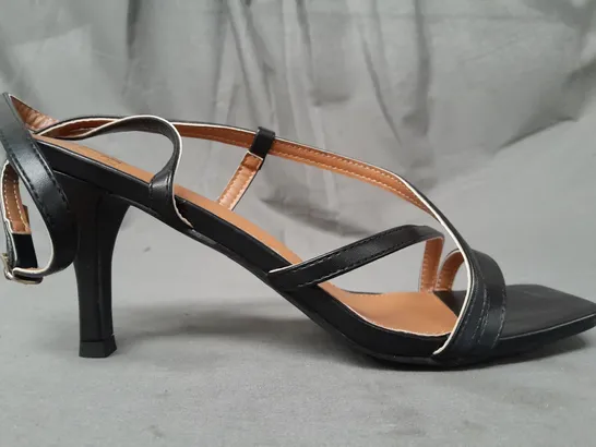 BOXED PAIR OF WHERE'S THAT FROM OPEN TOE HEELED STRAPPY SANDALS IN BLACK UK SIZE 8