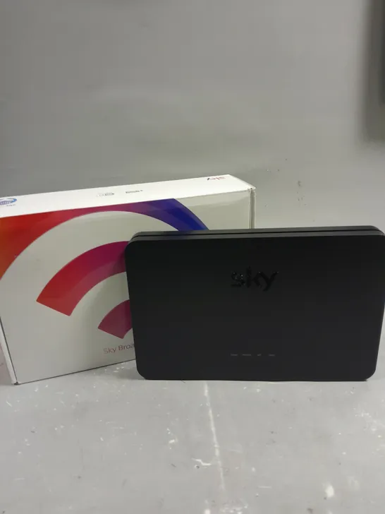 SKY Q BROADBAND HUB 4 WIRELESS ROUTER 