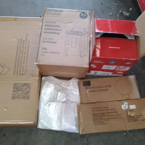 PALLET OF ASSORTED ITEMS INCLUDING AUTOMATIC CONTINUOUS SHREDDER, ROUND BALLOON ARCH STAND, TODDLERS BED RAIL, WC TOILET SEAT, FOLD OUT CHAIR, AIR FRYER