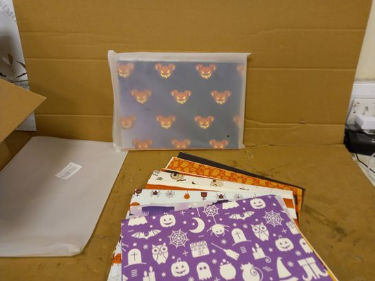 2 PACKS OF ASSORTED HALLOWEEN PATTERN PAPER