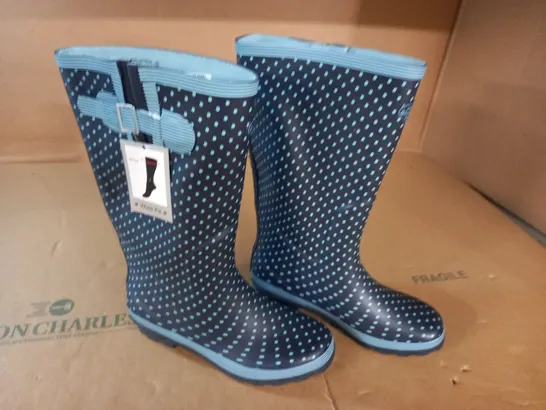 STORMWELLIES PALE BLUE POLKA DOT WELLIES - SIZE 5