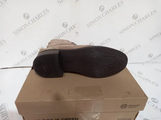 BOXED PAIR OF CLARKS BOOTS IN PEBBLE SUEDE - SIZE 6