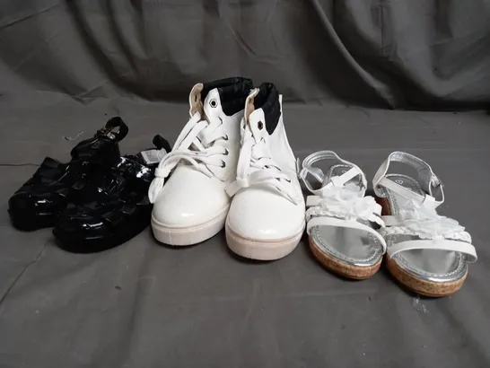 APPROXIMATELY 13 ASSORTED KIDS PAIRS OF SHOES IN VARIOUS COLOURS, STYLES, AND SIZES