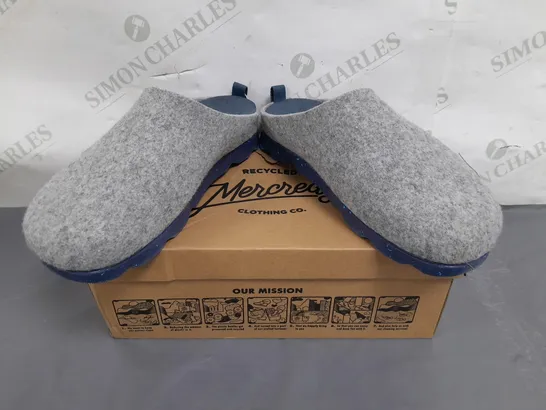 BOXED PAIR OF MERCREDY SLIPPERS IN GREY EU SIZE 38