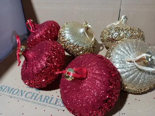 ALISON CORK SET OF LARGE GLITTER ELLIPSE BAUBLES RED AND GOLD