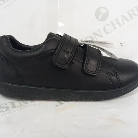 BOXED PAIR OF SCHOOL BY BOBUX KIDS SHOES IN BLACK UK SIZE 11.5