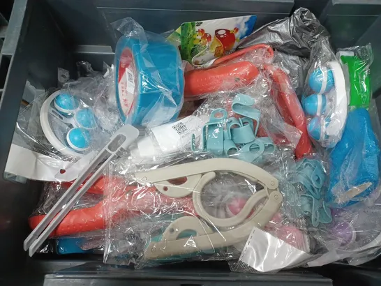 BOX OF APPROXIMATELY 15 ASSORTED ITEMS TO INCLUDE - MEGA TAC , DESK TOY , BT TV BOX PRO ETC