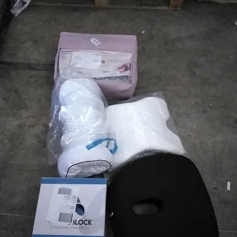 PALLET OF ASSORTED HOUSEHOLD GOODS TO INCLUDE PREGNANCY PILLOW, KNEE PILLOW, AND SUPPORT SEAT PILLOW ETC.
