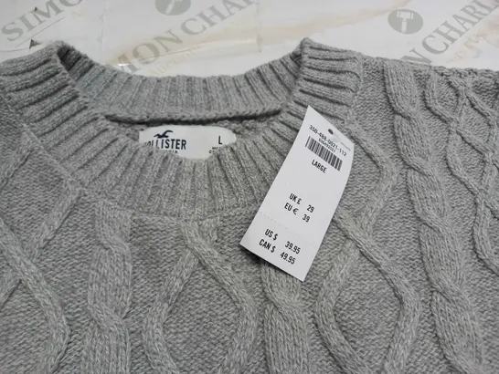 HOLLISTER GREY CABLE KNIT JUMPER - L