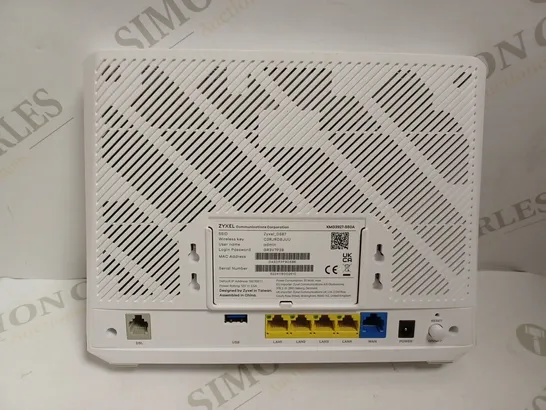 ZYXEL D587 BROADBAND ROUTER - WHITE