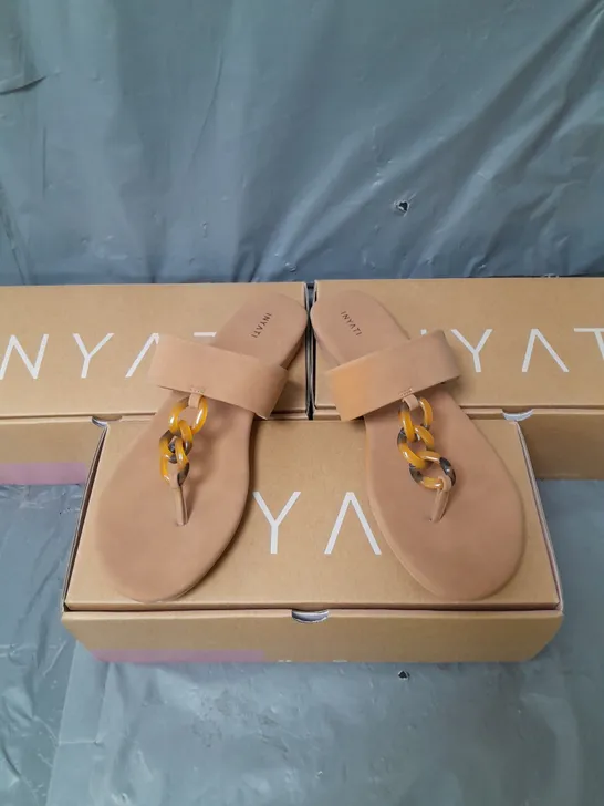 LOT OF 3 PAIRS OF INYATI LADIES THONG SANDALS TOASTED NUT SIZE 6 