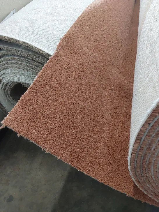 ROLL OF QUALITY SPECIAL TUFTED CARPET // SIZE: APPROX 4 X 30m