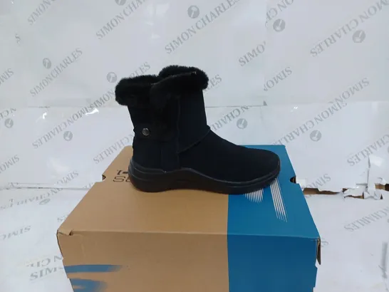 BOXED SKECHERS BLACK ON THE GO BOOTS- SIZE 3.5