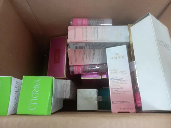 BOX OF APPROXIMATELY 15 ASSORTED HEALTH & BEAUTY ITEMS TO INCLUDE - YARDLEY LILY OF THE VALLEY , NUXE MULIT CORRECTION GEL CREAM , SKIN RESEARCH DUO MOISTURISER ETC