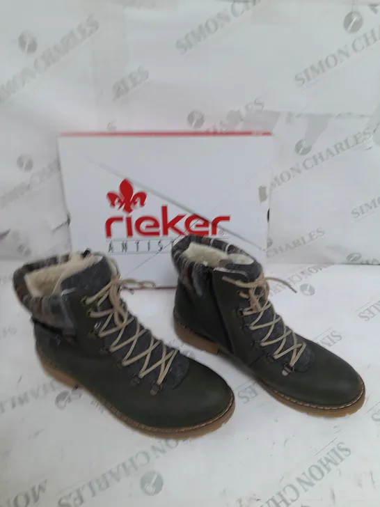 BOXED PAIR OF RIEKER CUFF DETAIL WATER RESISTANT BOOTS IN GREEN SIZE 6.5 