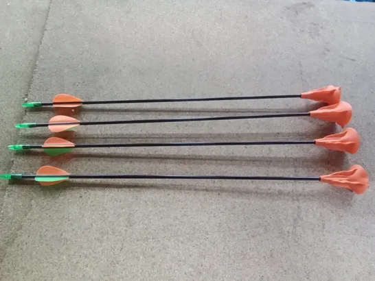 BOX CONTAINING 8 SUCKER ARROWS