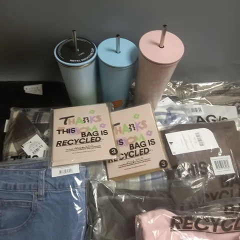 BOX OF APPROXIMATELY 15 ASSORTED HOUSEHOLD/CLOTHING ITEMS TO INCLUDE METAL CUPS, JEANS, SHIRTS ETC