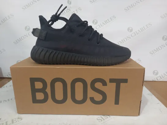 BOXED PAIR OF ADIDAS YEEZY BOOST 350 V2 SHOES IN BLACK UK SIZE 8