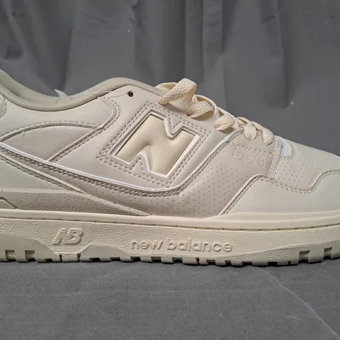 PAIR OF NEW BALANCE 550 TRAINERS IN BEIGE UK SIZE 10.5