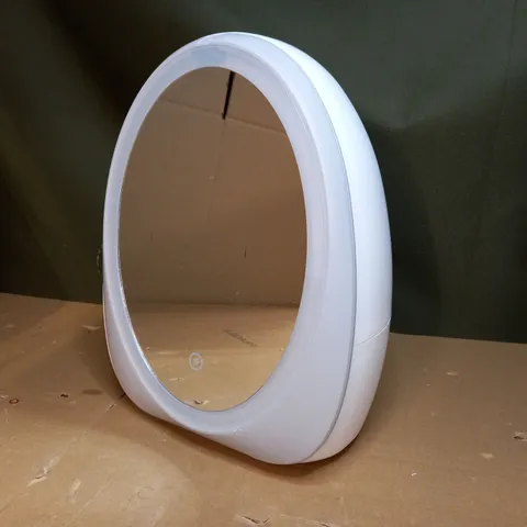 LIGHT-UP POD SHAPED MIRROR