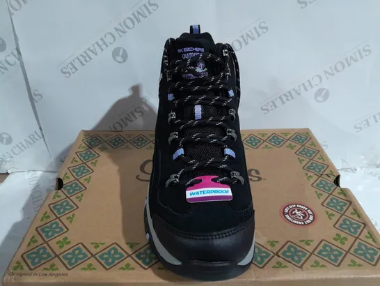 BOXED PAIR OF SKECHERS ALPHA WATERPROOF BOOTS BLACK UK SIZE 6