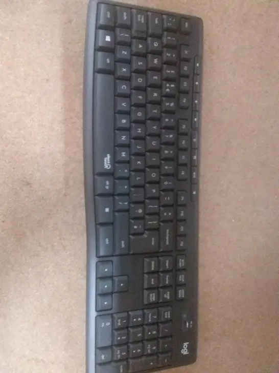 LOGITECH COMBORITE MK295 SILENT-TOUCH WIRELESS KEYBOARD - MISSING MOUSE