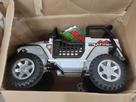 BOXED KIDS CONTENDER 4X4 RACING STYLE RIDE-ON 