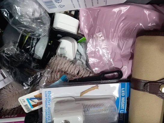 LOT OF APPROXIMATELY 10 ASSORTED HOUSEHOLD ITEMS TO INCLUDE LED NIGHT LIGHT, FETAL DOPPLER, TRI-CIRCLE U-TYPE LOCK, ETC