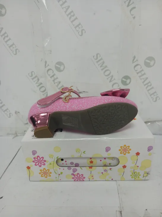 BOXED PAIR OF GIRS GLITTER BOW KITTEN HEEL SHOES IN PINK SIZE CHILD 29