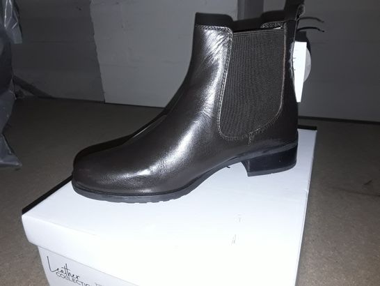 BOXED CARMEN IDEAL BROWN SIZE 5 WOMENS FAUX LEATHER CHELSEA BOOT 