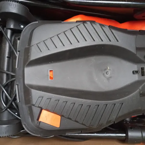 BOXED YARD FORCE ELECTRIC LAWNMOWER 