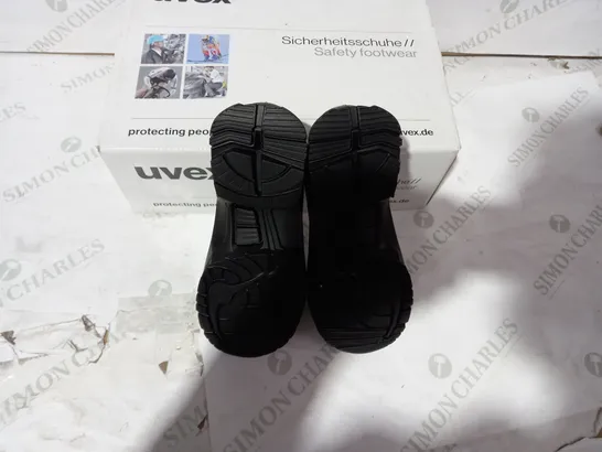 BOXED BRAND NEW PAIR OF UVEX BLACK SAFETY SHOES - SIZE 35