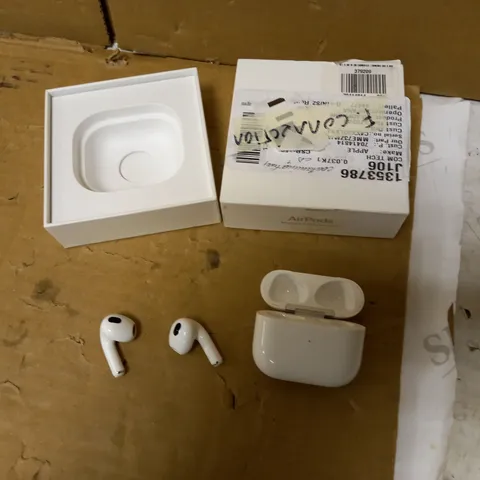 BOXED APPLE AIRPODS GEN3