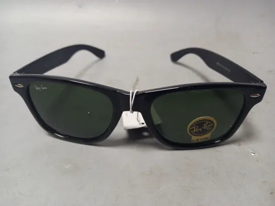 BOXED RAY-BAN SUNGLASSES IN BLACK FRAME WITH GREEN LENS