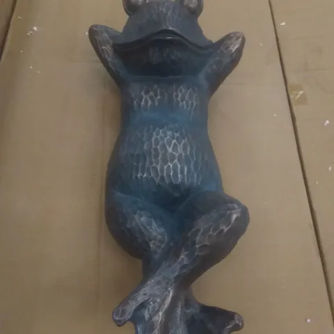 BOXED ORIENTAL LOUNGING FROG