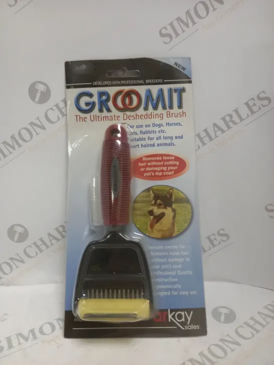 PACKAGED ARKAY GROOMIT PET CARE BRUSH