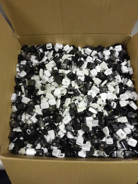 LARGE QUANTITY OF ASSORTED USB/C PHONE ADAPTERS 