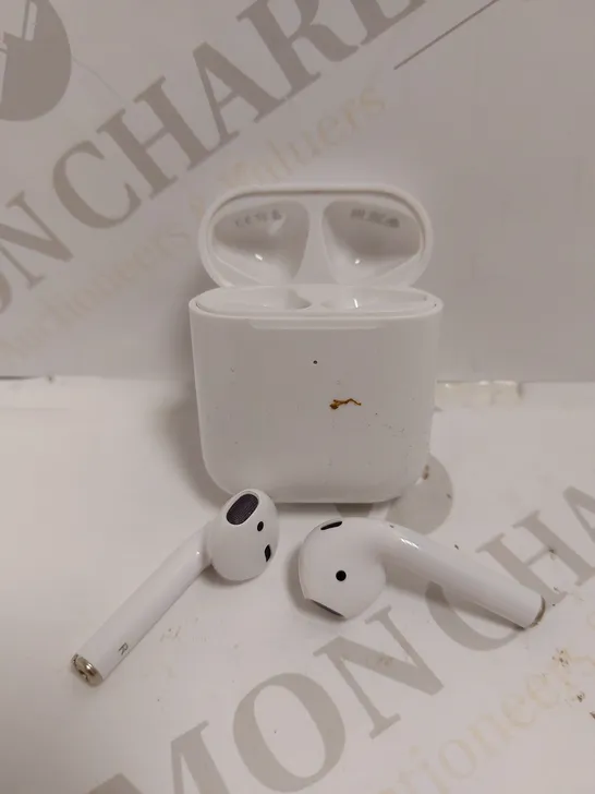 APPLE AIRPODS - 2ND GENERATION