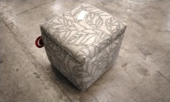 QUALITY BRITISH DESIGNED & MANUFACTURED G PLAN PATTERNED FABRIC STORAGE FOOTSTOOL