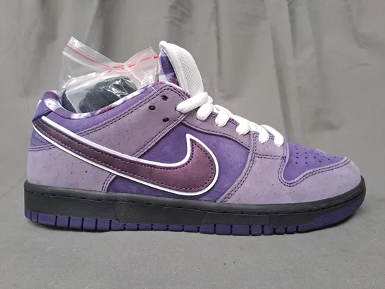 BOXED PAIR OF NIKE SB SHOES IN PURPLE UK SIZE 8