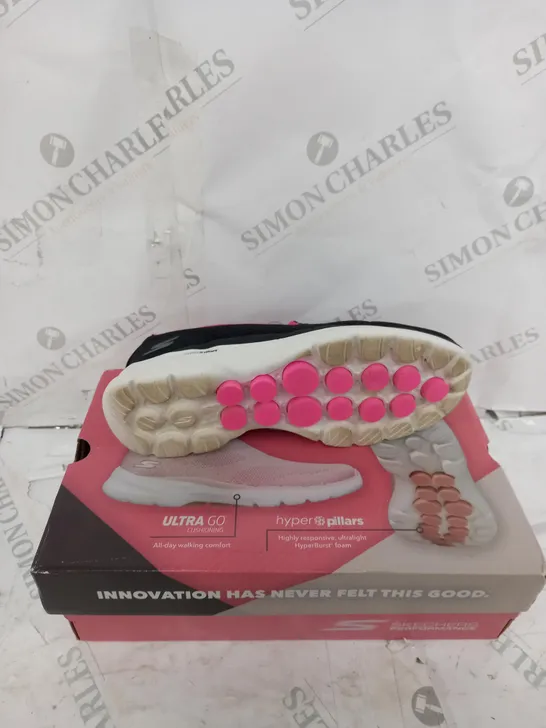 PAIR OF BOXED SKECHERS GO WALK 6 SHOES IN BLACK & PINK, UK SIZE 5